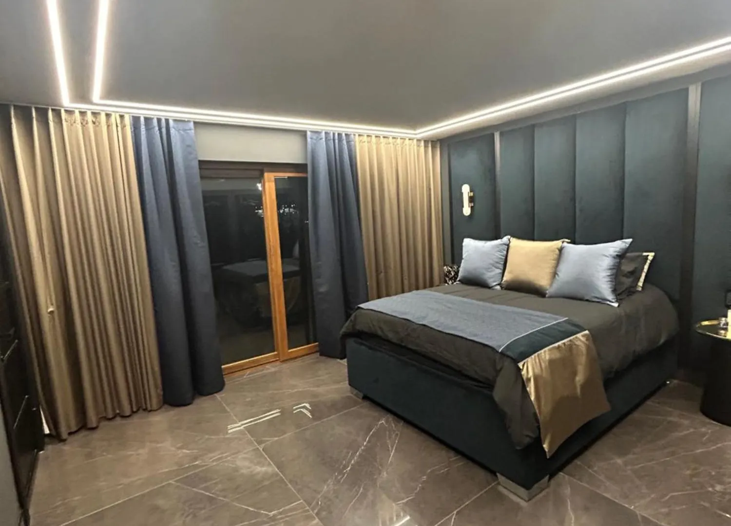 Prázdninový dům Large Modern Family Home In Murrayfield - Very Close To City Centre - 10 Mins By Direct Bus - Private Driveway & Garden Edinburgh